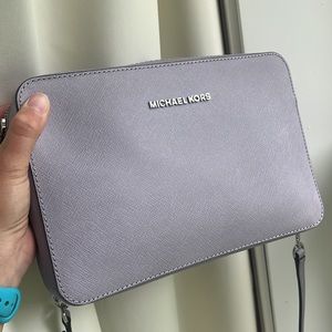 Like new condition! Lavender Michael Kors crossbody